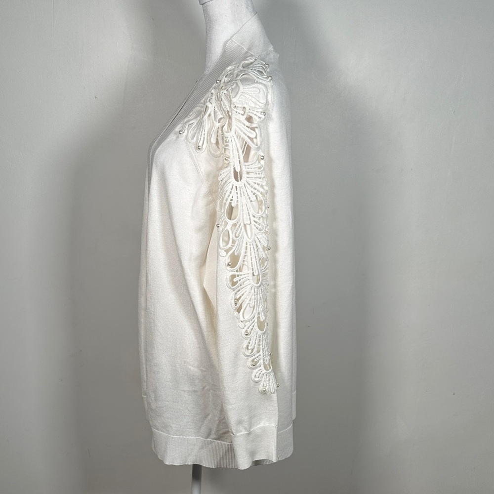 Cardigan White Lace Sleeve With details on Delicate pearls - Picture 8 of 12